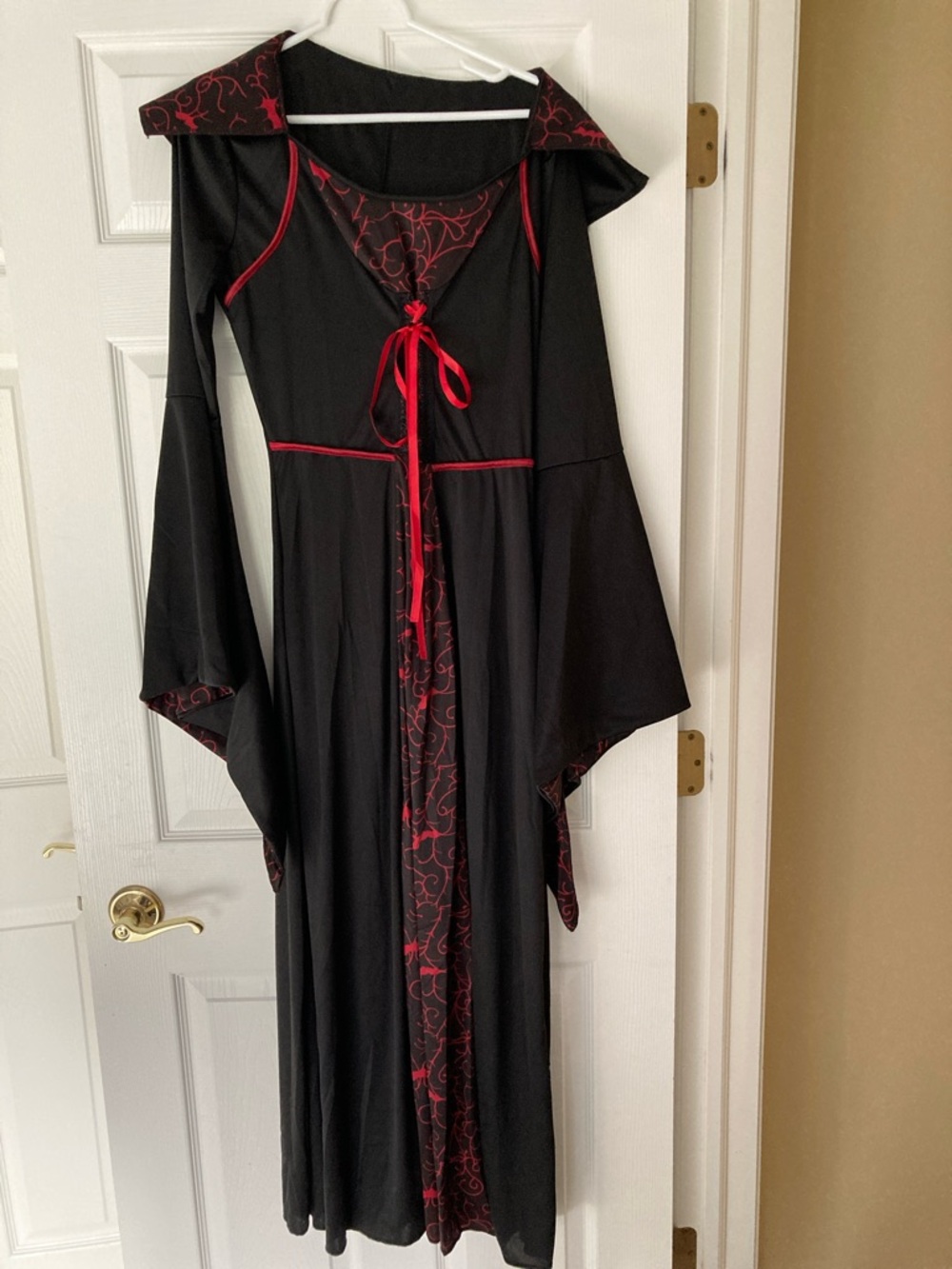 Black vampire costume